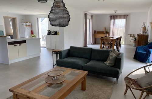 Saint-Cast-le-Guildo House | Jolie Maison Lumineuse, 5 Chambres, 10 Personnes