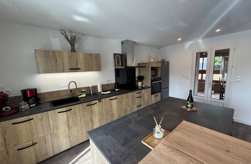 Bannalec House | Just minutes from everything! Family townhouse close to all amenities