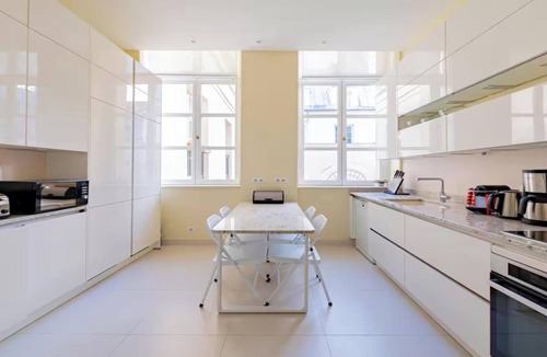 Quartier de la Monnaie Apartment | JUST STEPS AWAY FROM THE MONNAIE MUSEUM, SEINE RIVER & PONT NEUF – SAINT GERMAIN