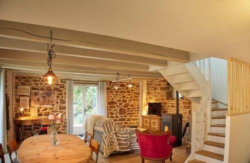Ploerdut House | Ker Adèle, longère cosy au cœur d'un bois