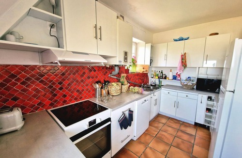 Santec House | Ker Aloueder, sleeps 10, beach access, panoramic sea view
