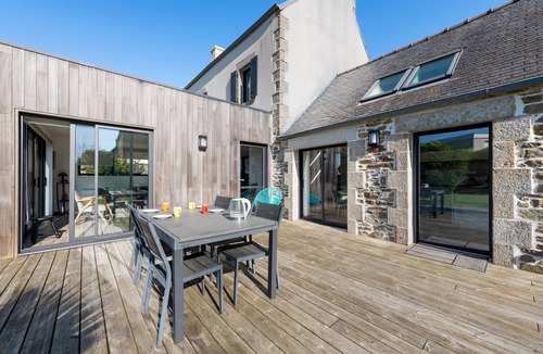 Brignogan-Plage House | Ker Helo-ana – Just 120m from the Beach, Spacious Renovated House with Garden