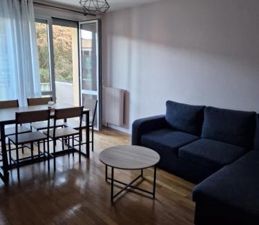 Le Puy-en-Velay Apartment | Konos Suites Apartment in Puy-En-Velay
