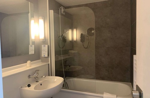 Saint-Maur Hotel | Kyriad Chateauroux - Saint Maur