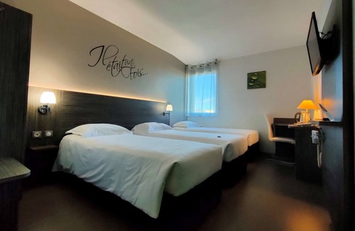 Albaret-Sainte-Marie Hotel | Kyriad Saint Chely d'Apcher - Aire de la Lozère