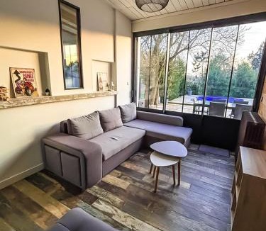 Lagord Villa | L'échappée, piscine, billard et parking privé