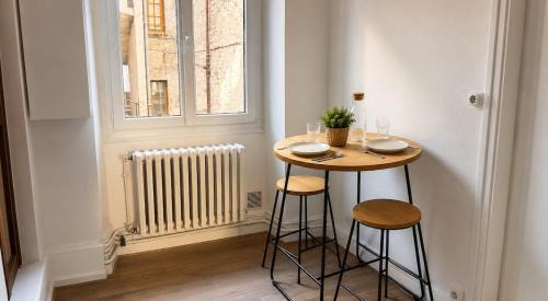 Nevers Apartment | L'Écrin Bois & Lin