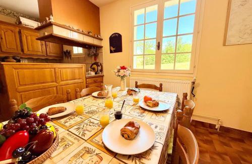 Saint-Pierre-de-Varennes House | L'évasion bourguignonne - Proche gare TGV Creusot