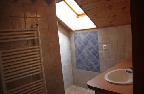 Pont-du-Fosse Bed & Breakfast | L'Abondance family room private