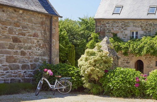Cite House | L 'Abri de Marie, charming duplex gite 2 steps from the pink granite coast