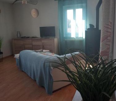 Saint-Front Apartment | "L'Abri" massif du Mézenc, massages bien être