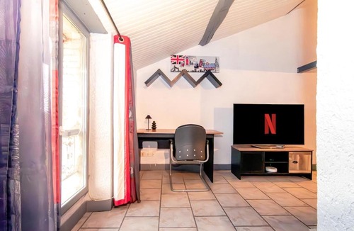 Vienne Apartment | 'L'Acacia' Design Cocoon, Historic Heart of Vienna