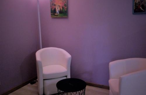 Cindre Bed & Breakfast | L'Anagramme, chambres, table d'hôtes et gîte pour adultes, naturistes ou non !