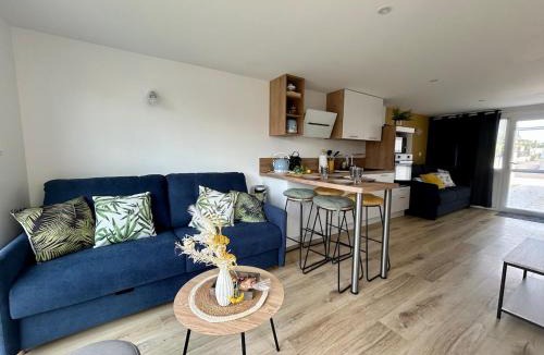 Larmor-Plage Apartment | L Annexe studio avec terrasse proche des plages et casino