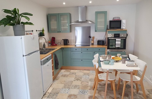 Jarrie Apartment | L' Aparté Nature; gîte for up to 6 people between mountains and countryside