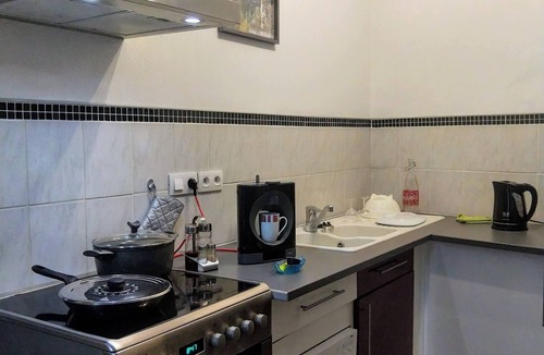 Millau Apartment | L'appart Millau – Downtown Apartment with Wi-Fi and Free Parking