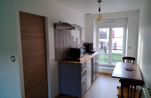Saints Apartment | L' ART offers you its studio 5min from coulommiers