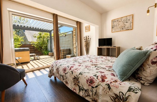 Surzur Apartment | "L'Aube - Private SPA - Quiet location