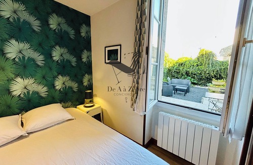 Rochefort Apartment | L'AUTHENTIQUE 2 Studio in the city center, facing the spa