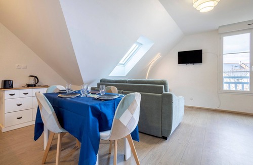 Guilvinec Apartment | “L'Eclose - Les Korrigans” Apartment with Shared Pool, Garden & Wi-Fi – Near GR34