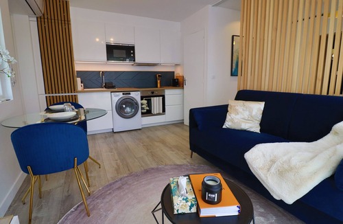 Colombes Apartment | L'Ecrin Bleu - new studio house (4 pers) - garden & air conditioning