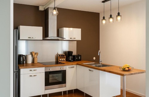 Gerzat Apartment | L'ELEGANT - TERRASSE PARKING WIFI - 5Km AIRPORT