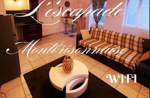 Montbrison Apartment | 'L'escapade Montbrisonnaise' appartement calme avec parking gratuit sur place