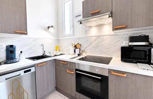 Roanne Apartment | L'Esprit Descartes