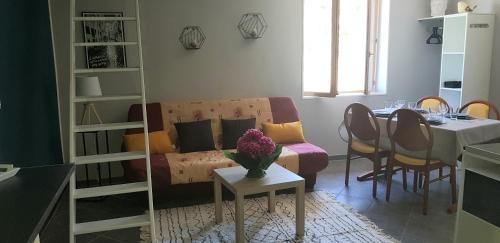 Saint-Nectaire Apartment | L'Hermitage - piscine et mini golf
