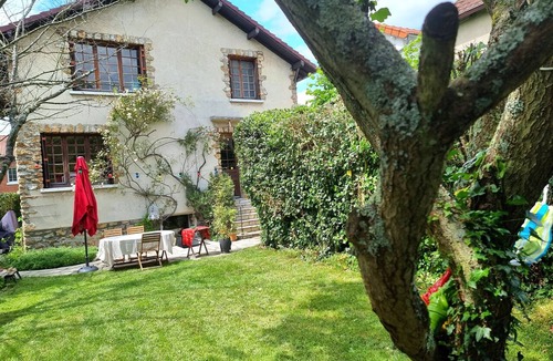 Saint-Cloud Apartment | "l'hotel A LA Maison": Appartement Independant Dans Maison Saint Cloud