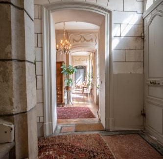 Bourges Bed & Breakfast | L'Hotel de Panette, Un exceptionnel château en coeur de ville - parking privé cour