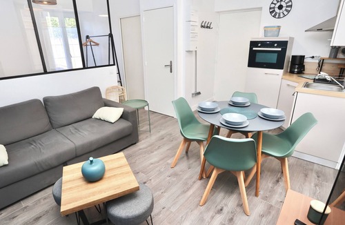 Pontivy Apartment | L'indigo - Wifi - 400m centre Pontivy