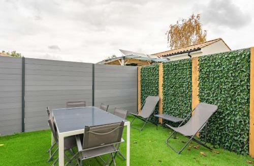 Saint-Hippolyte House | L'instant fleuri