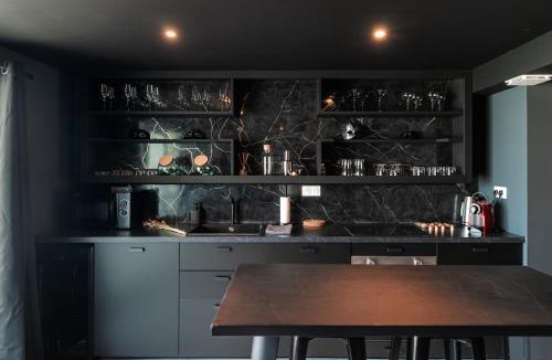 La Ferte-Gaucher Apartment | L'Interdit, Confort et Sensualité