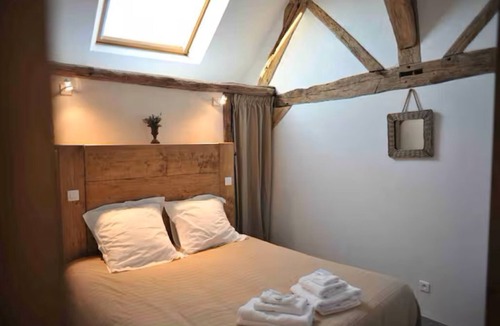 Pommeuse Bed & Breakfast | La Bergerie du Château de Pommeuse Ch. Tilleul