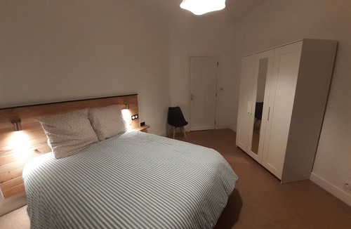 Bastide Saint-Louis Apartment | La Bicyclette Noire - Spacious, bright apartment in the city center