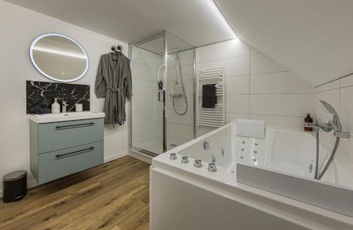 Josselin Apartment | La Breizh moi Balnéo Love Room
