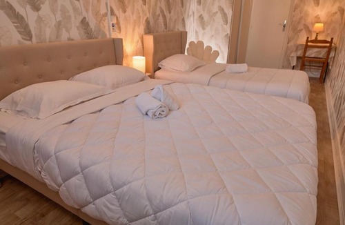 Riom Hotel | La Caravelle