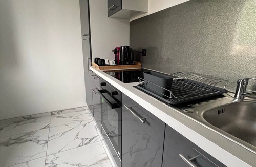 Melun House | La Casa de Lové, Private flat suite with jacuzzi