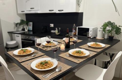 Trignac Apartment | La Casa Mexico - Parking privé gratuit & terrasse