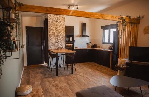 Vaux-sur-Seulles Apartment | La Casa Normande, entre Ville et Plages, avec jardin privé