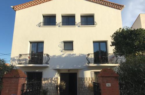 Saint-Hippolyte House | LA CASA SANILLS