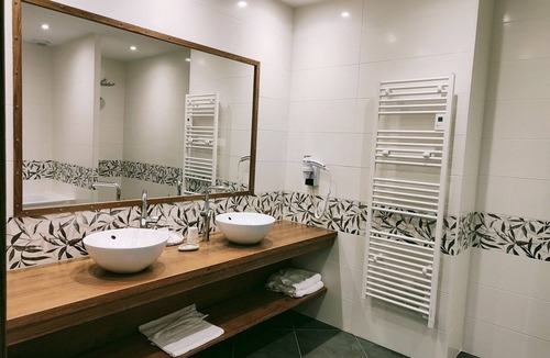 Aubigny-sur-Nere Hotel | La Chaumière