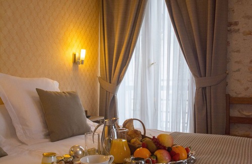 Aubigny-sur-Nere Hotel | La Chaumière