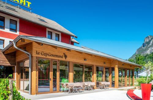 Montmelian Hotel | La Clé Des Champs