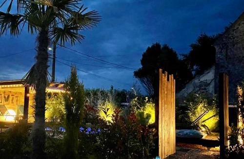 Jouarre Apartment | La Clé des Champs - Studio PiscineSPA-Sauna au jardin tropical idyllique et bucolique