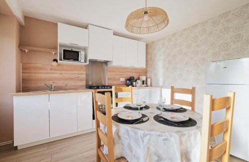Neant-sur-Yvel House | La Clairière de Merlin