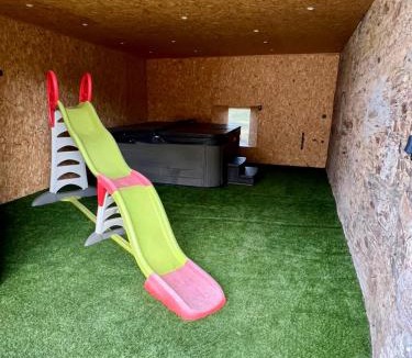 Quibou House | La Clef Decamp Chouette & Hibou 30 pers 2 gîtes jacuzzi, billard