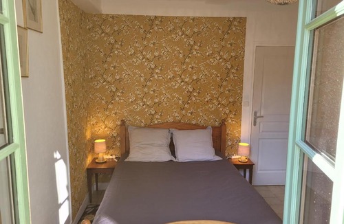 La Charite-sur-Loire Bed & Breakfast | La Cour du Château