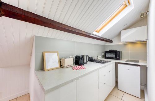 Corbeil-Essonnes Apartment | La Cozy Space - 1 min Gare De Corbeil